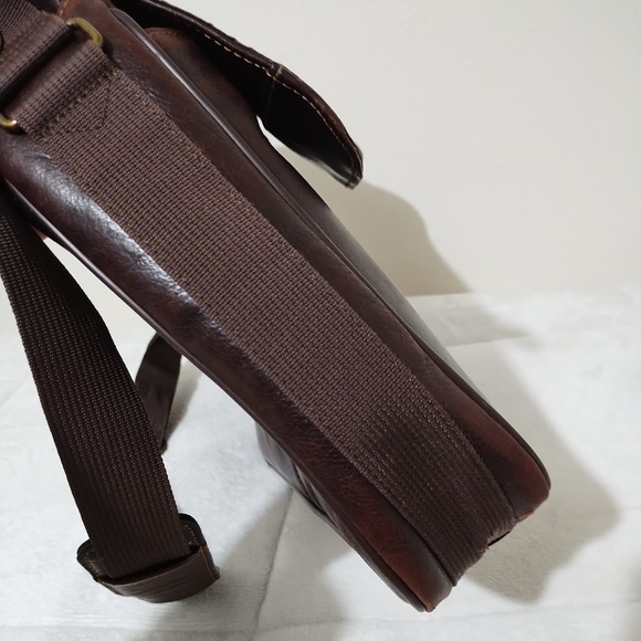 Wilson leather Messenger Bag - Picture 14 of 16